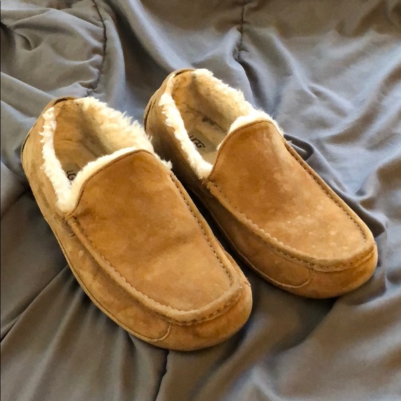 mens ugg slippers near me